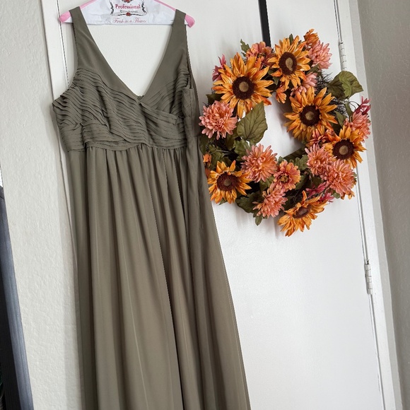 Birdy Gray Laurie Empire Dress - Picture 1 of 13